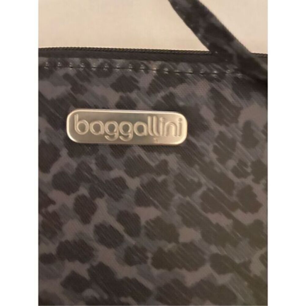 Baggallini Wrislet 